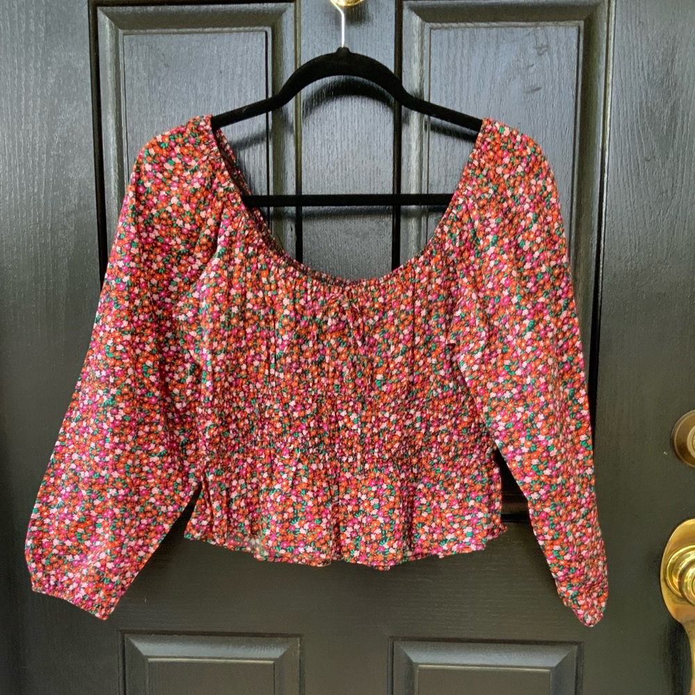 COPY - NWT: Zara off the shoulder top. Size: medium